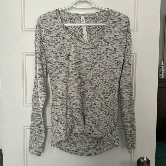 Lululemon Long Sleeve - Picture 1 of 3